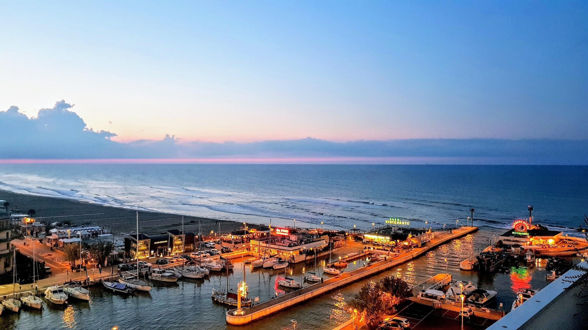 Hotel Nautico Riccione Exterior foto